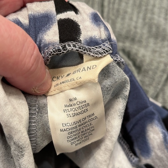 Lucky Brand Button Up Pullover Camo Sleep Set / NWT / Size M - Picture 10 of 11